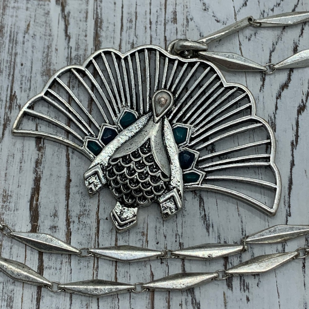 🦚 Super unique and fun Lucky Brand peacock necklace! 🦚